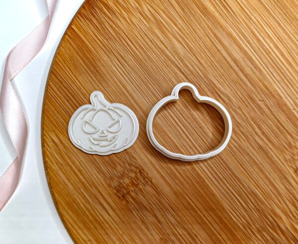 Mini Pumpkin Cookie Cutter + Stamp 37 x 40 mm - Image 2