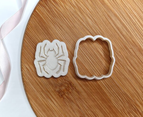 Small Spider Cookie Cutter + Stamp 43 x 40 mm - Image 2