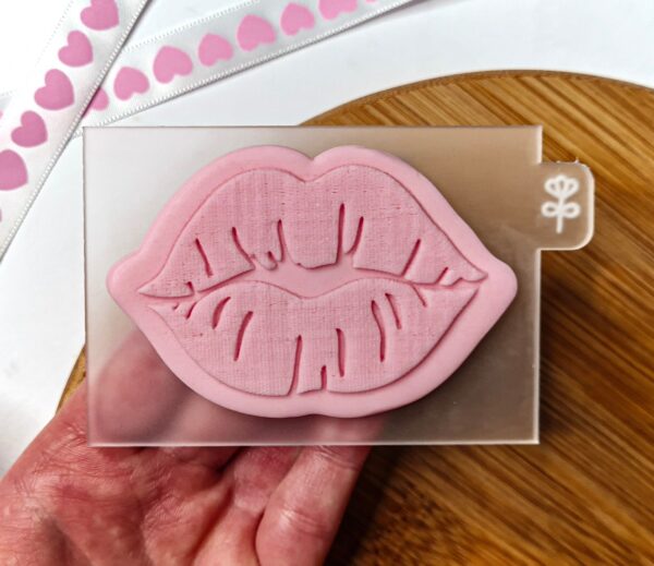 Lips Cookie Cutter + Embosser
