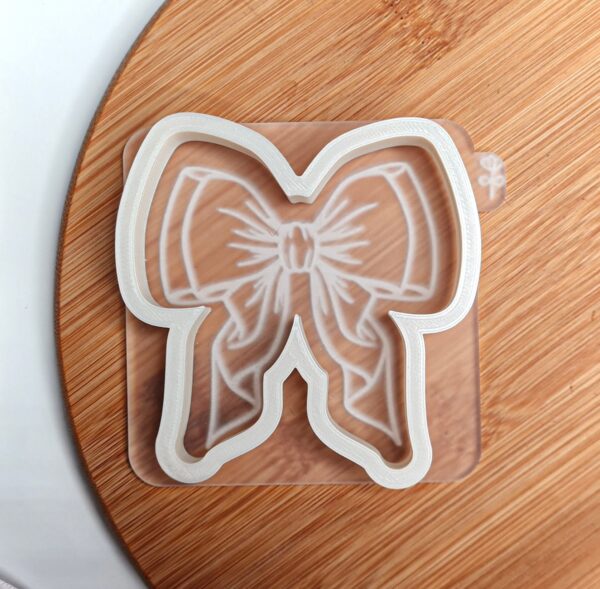 Bow Fondant Reverse Embosser + Cutter - Image 2